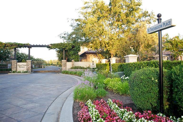 2214 West Thomason Place, Fresno, CA 93711