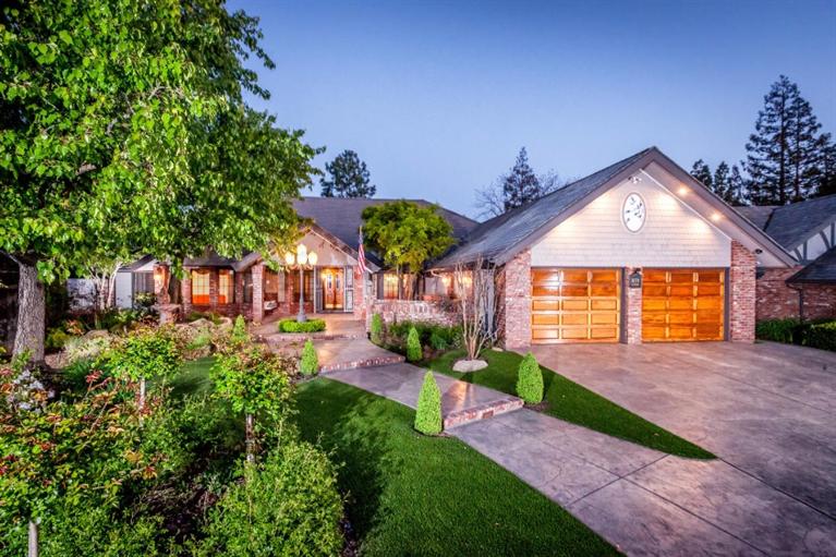 8778 North Fuller Avenue, Fresno, CA 93720