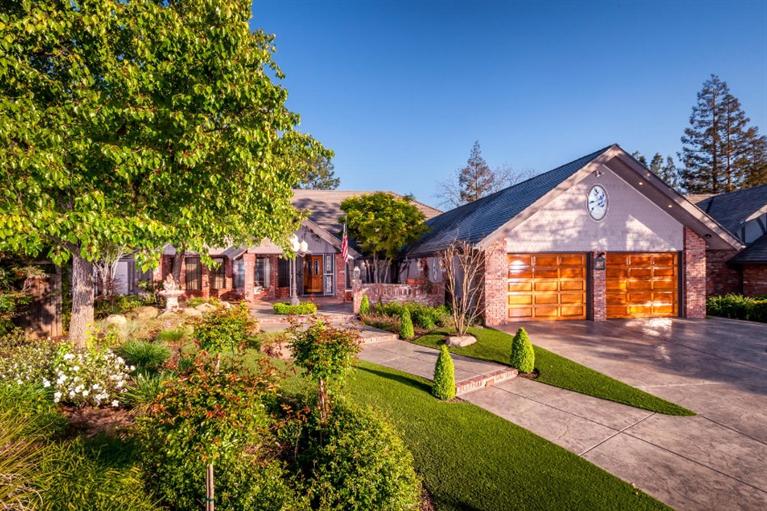 8778 North Fuller Avenue, Fresno, CA 93720