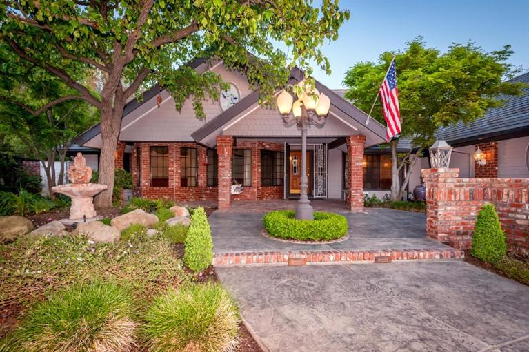 8778 North Fuller Avenue, Fresno, CA 93720