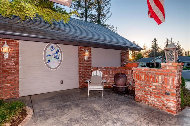 8778 North Fuller Avenue, Fresno, CA 93720
