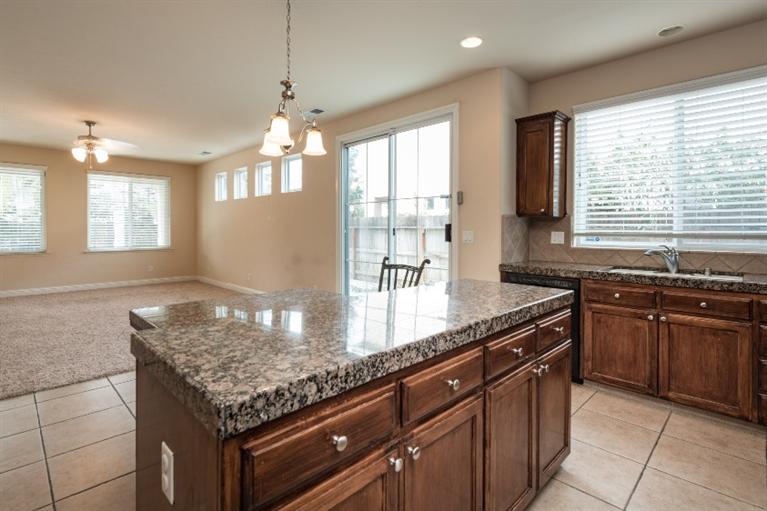8587 N Paula Ave, Fresno, United States 93720