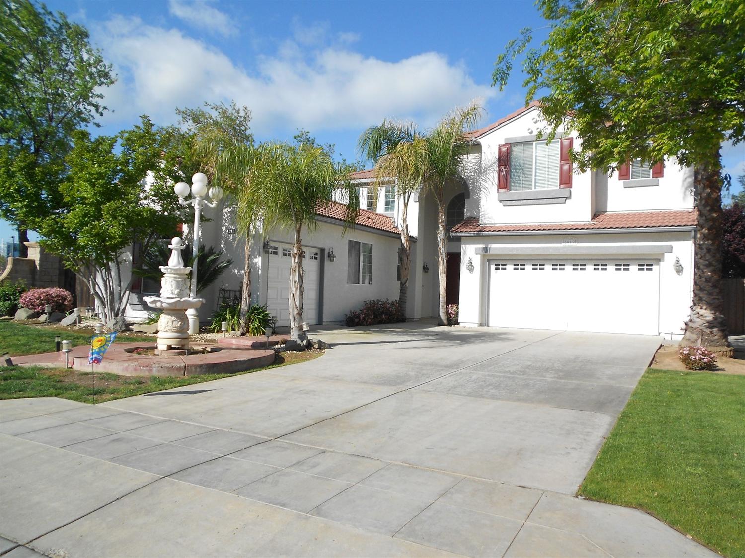 8019 North Paula Avenue, Fresno, CA 93720