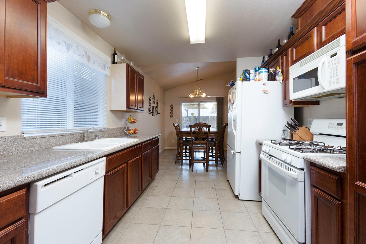 3551 W Michigan Ave, Fresno, CA 93722
