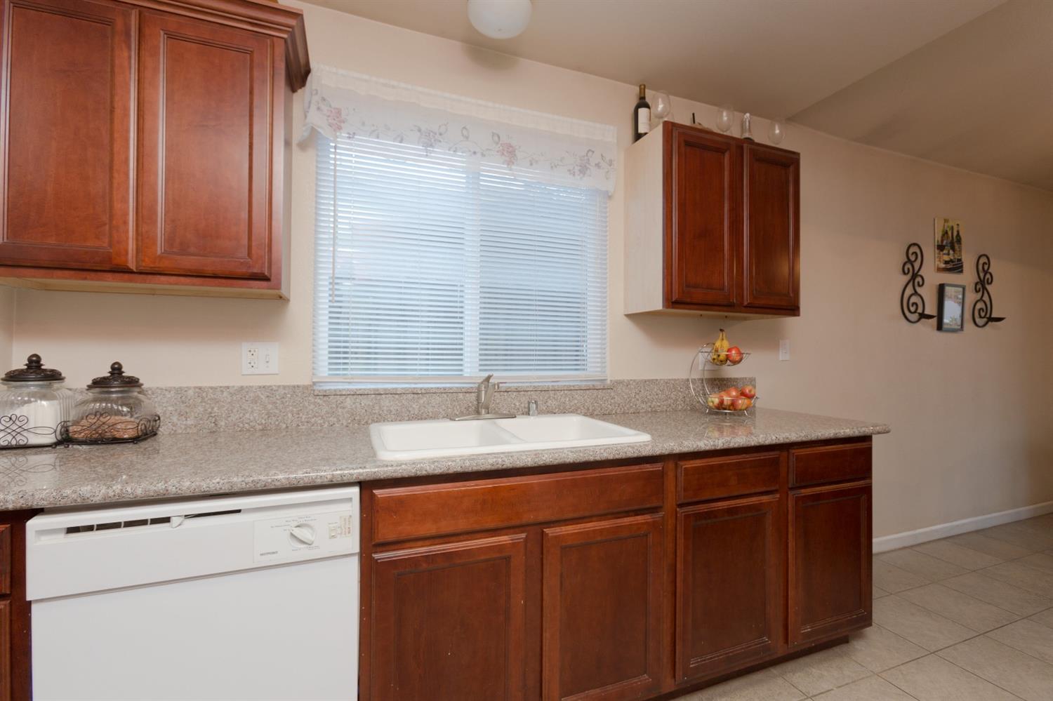 3551 W Michigan Ave, Fresno, CA 93722