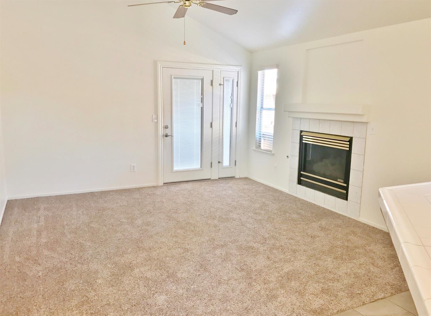 5750 E Vartikian Ave, Fresno, CA 93722