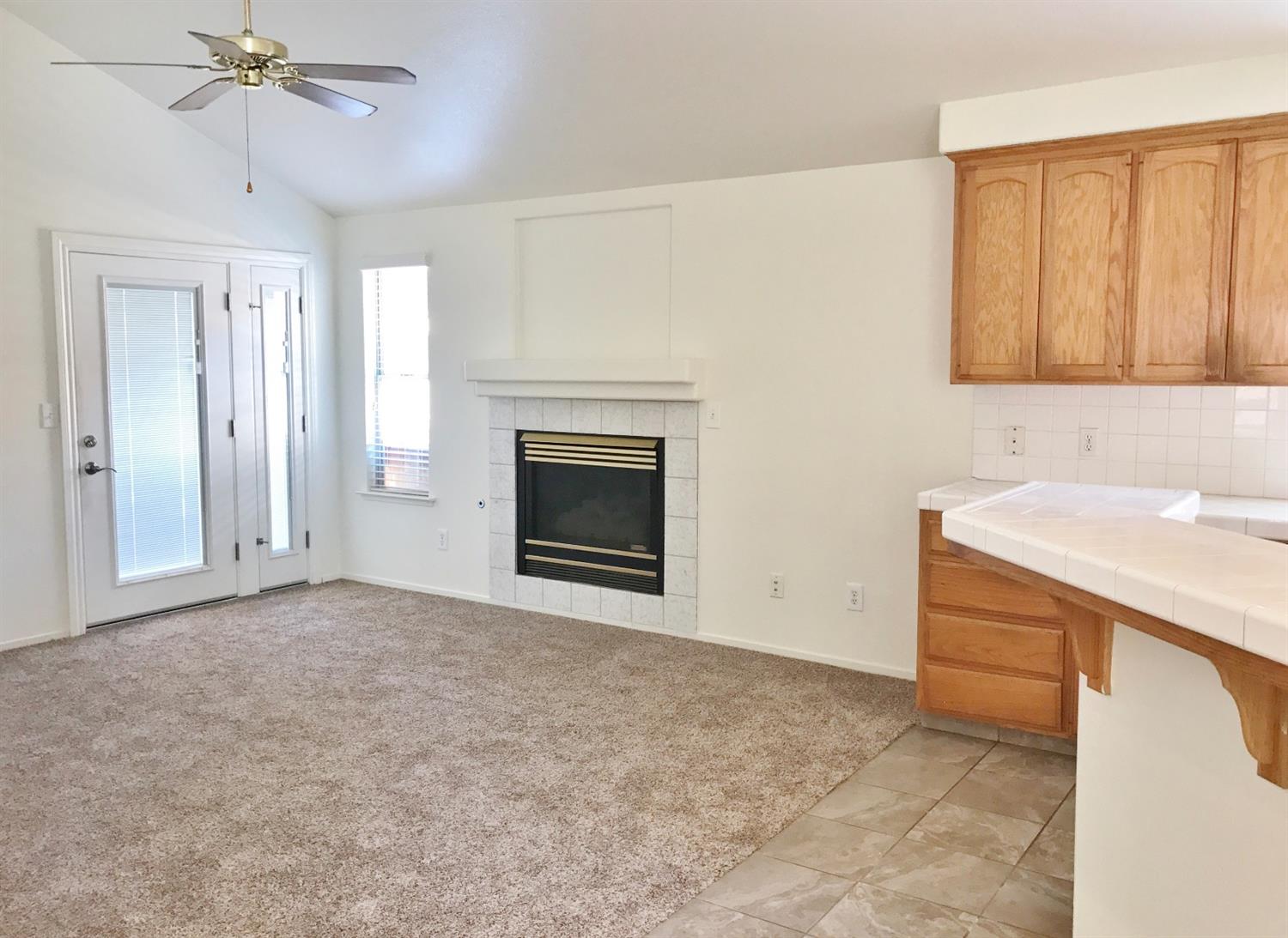 5750 E Vartikian Ave, Fresno, CA 93722
