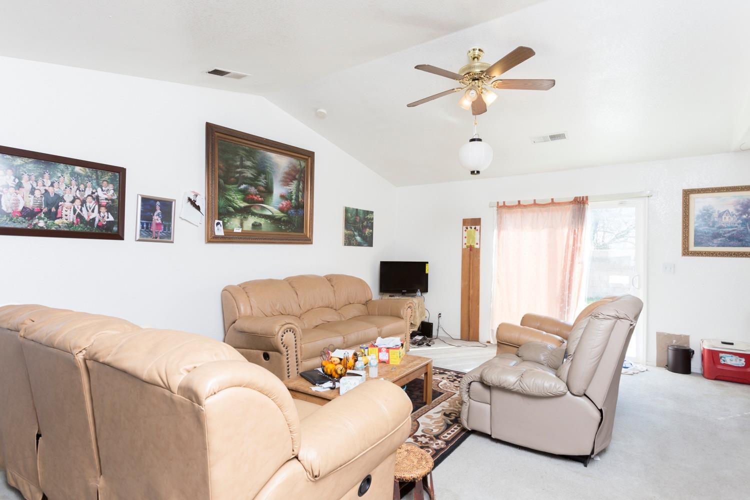 4039 W Weldon Ave, Fresno, CA 93722