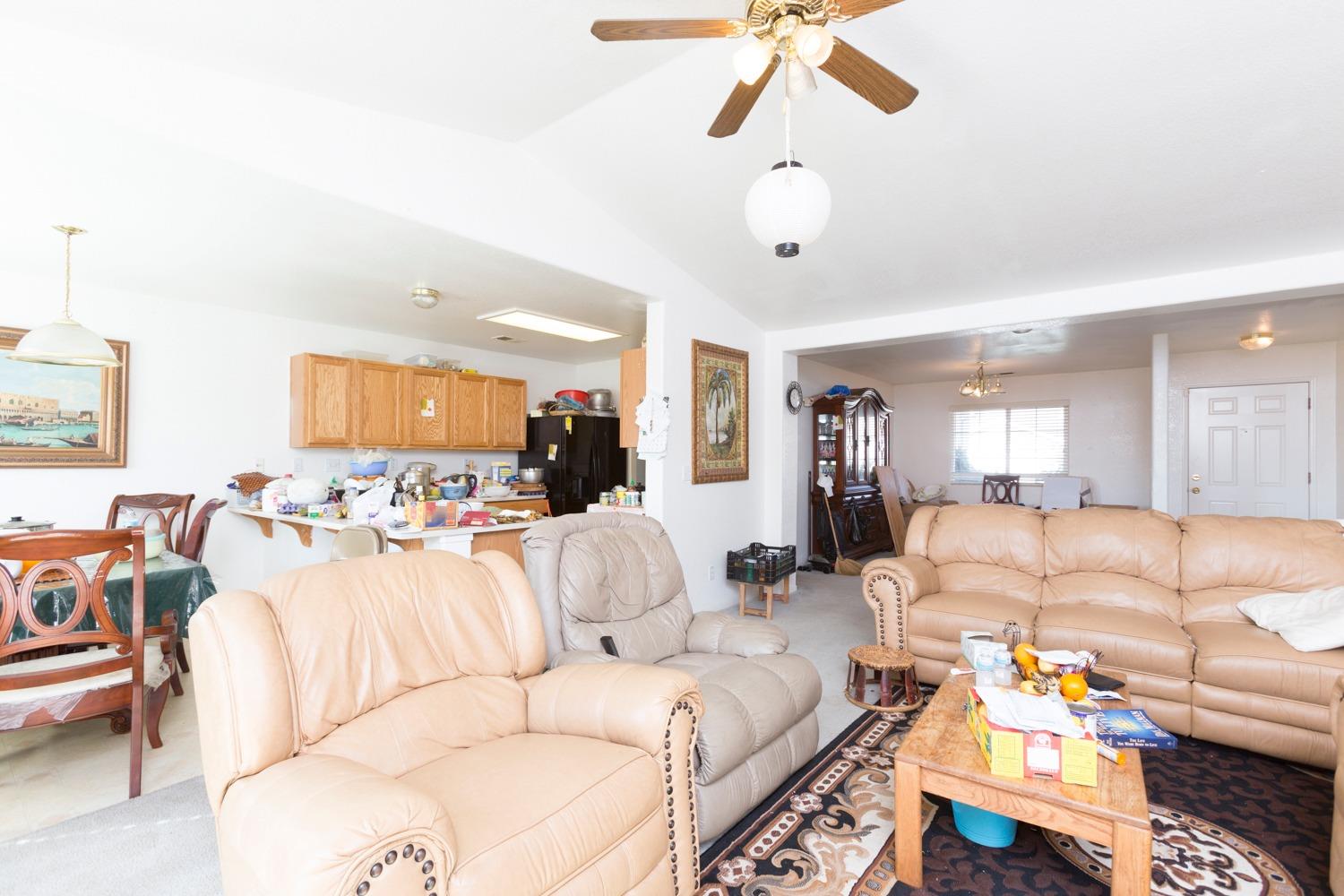 4039 W Weldon Ave, Fresno, CA 93722