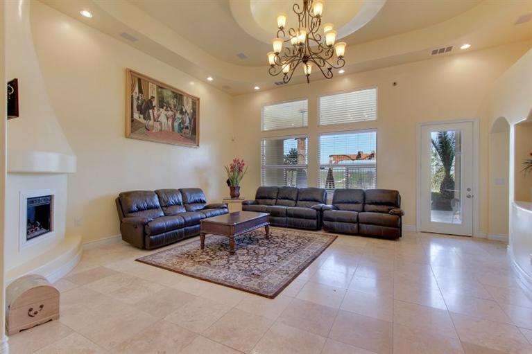 6070 West Bluff Avenue, Fresno, CA 93722