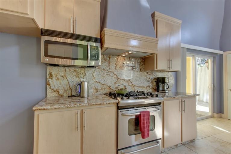 6070 West Bluff Avenue, Fresno, CA 93722