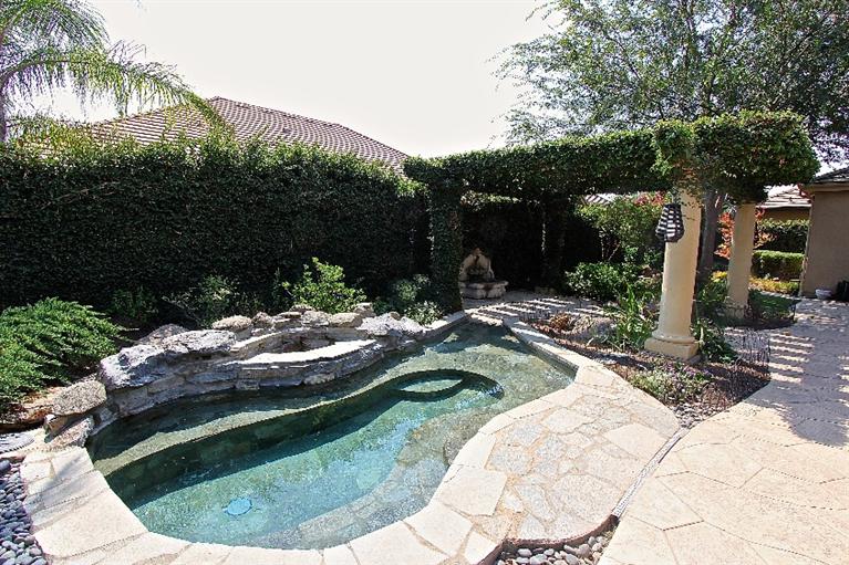 7708 North Gilroy, Fresno, CA 93722