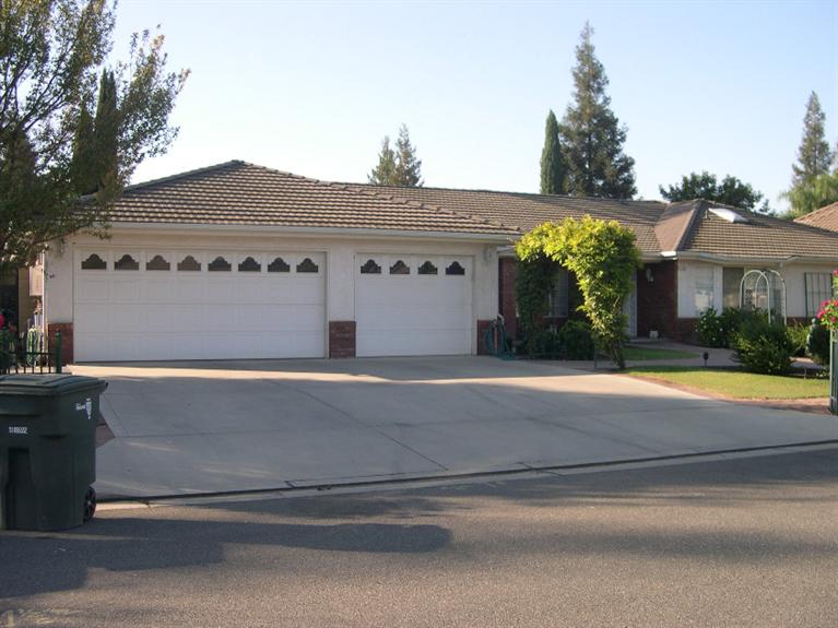 5185 W Spruce, Fresno, United States 93722