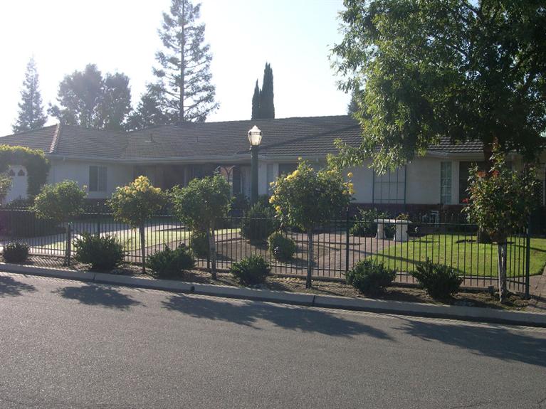 5185 W Spruce, Fresno, United States 93722