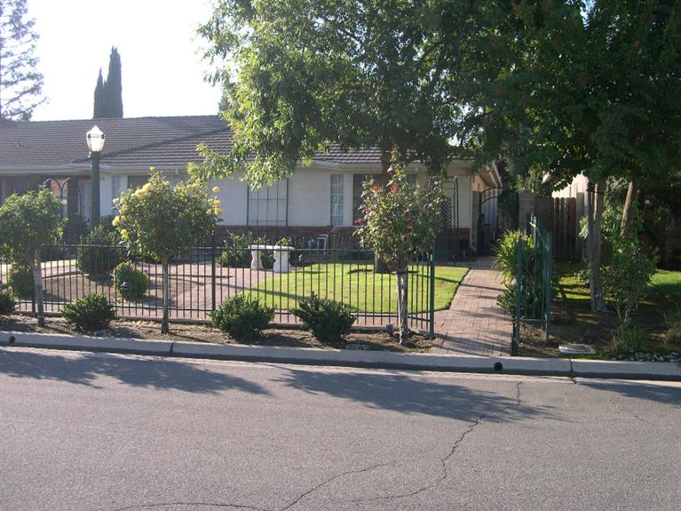 5185 W Spruce, Fresno, United States 93722