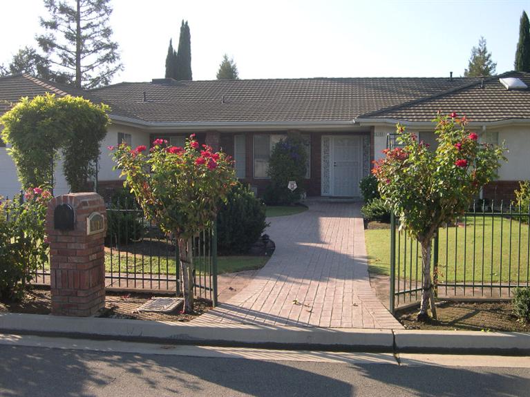 5185 W Spruce, Fresno, United States 93722