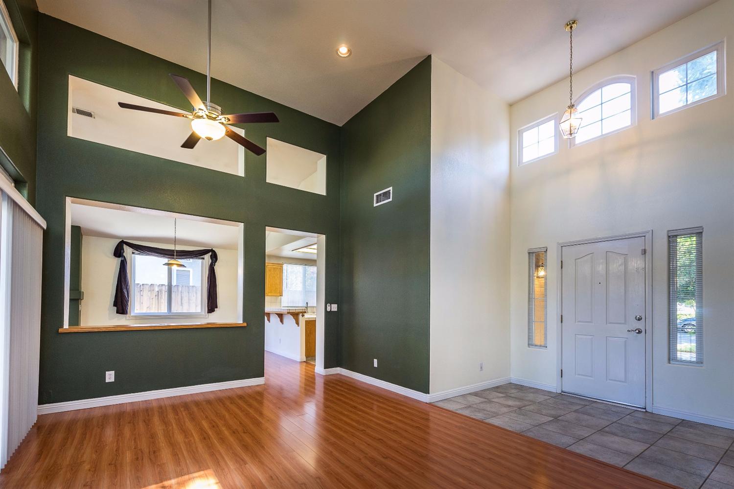7351 N Bain Ave, Fresno, CA 93722