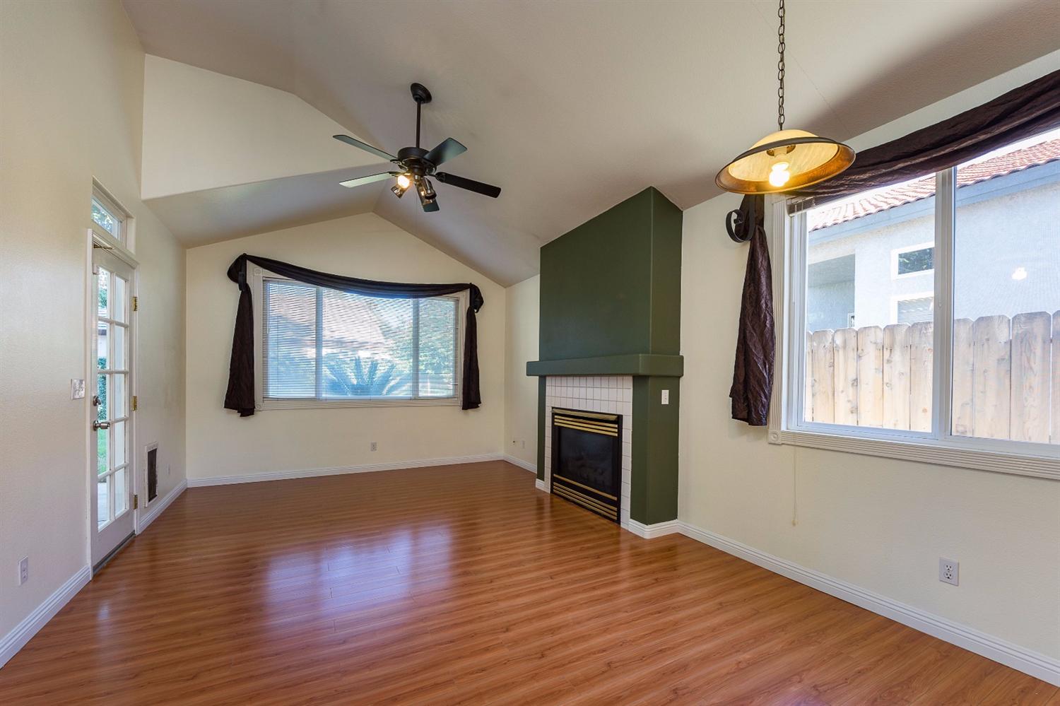 7351 N Bain Ave, Fresno, CA 93722