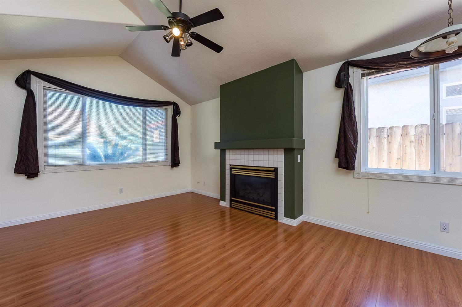 7351 N Bain Ave, Fresno, CA 93722