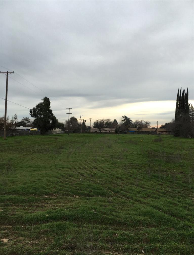 2707 West Olive Avenue, Fresno, CA 93728