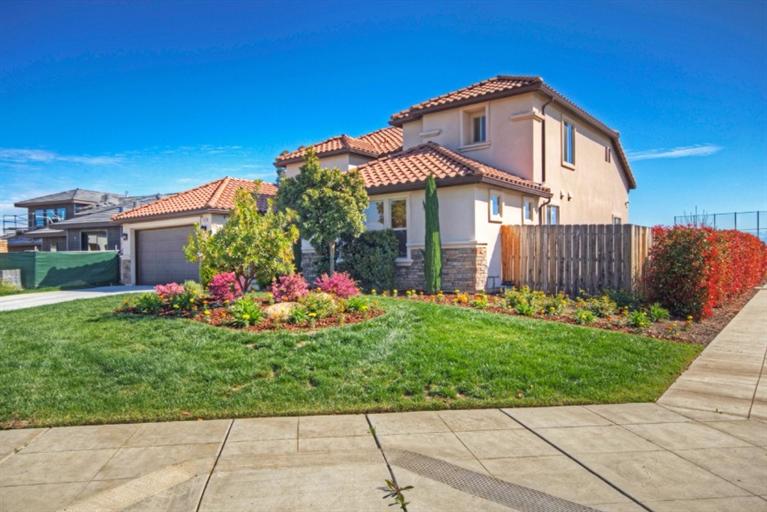 10794 North Matus Avenue, Fresno, CA 93730