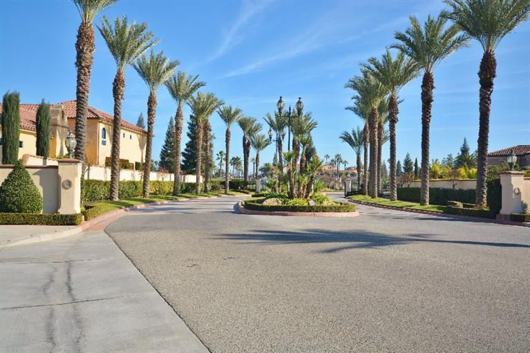 11572 North DEVONSHIRE Avenue, Fresno, CA 93730