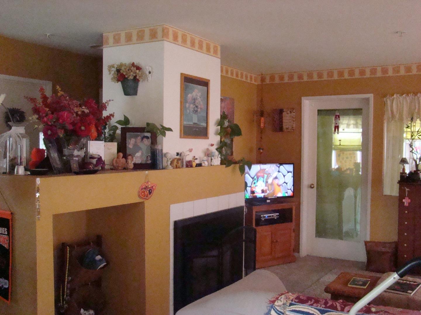 379 Chardonnay DR, Salinas, CA 93906