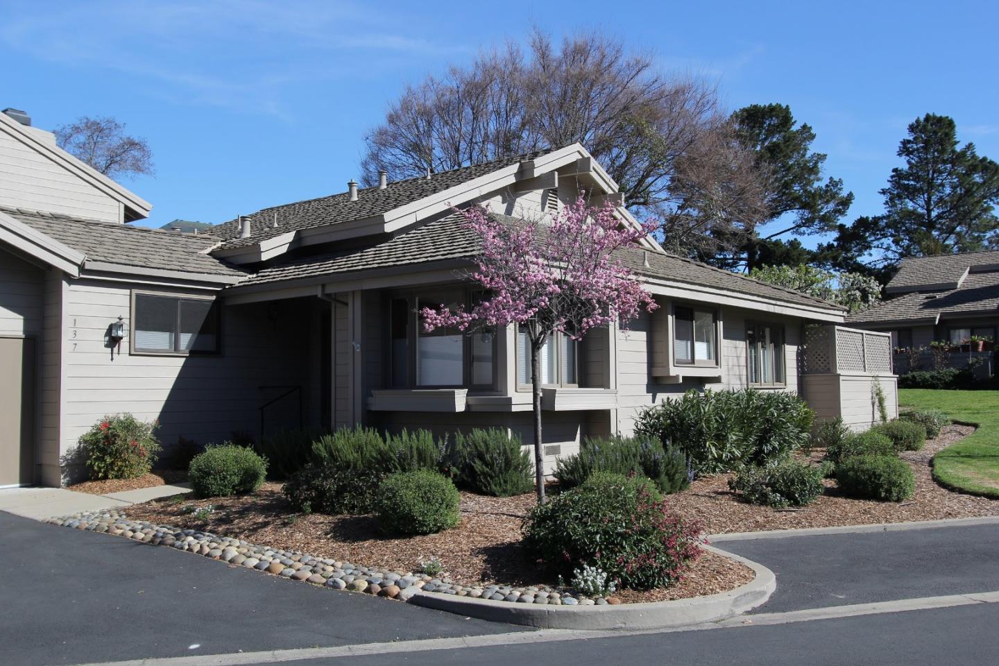 137 White Oaks Ln, Carmel Valley, United States 93924