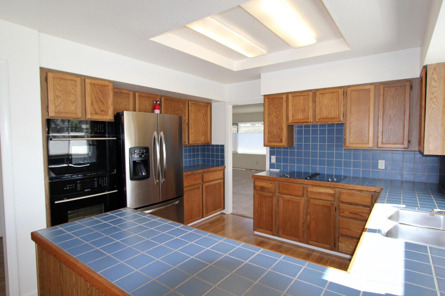 137 White Oaks Ln, Carmel Valley, United States 93924
