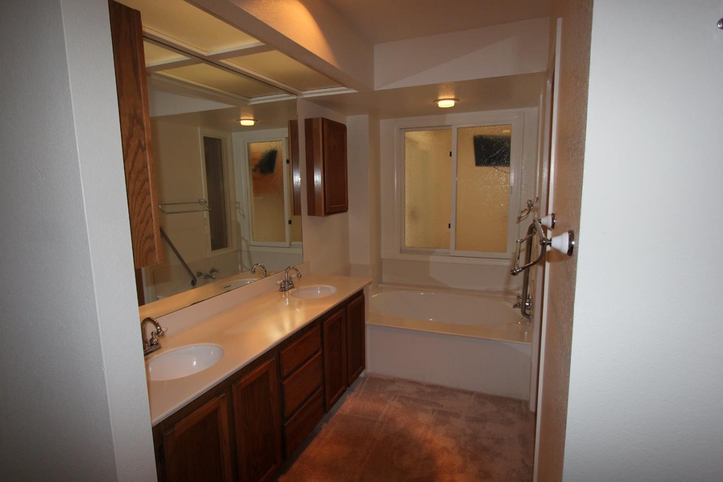 137 White Oaks Ln, Carmel Valley, United States 93924