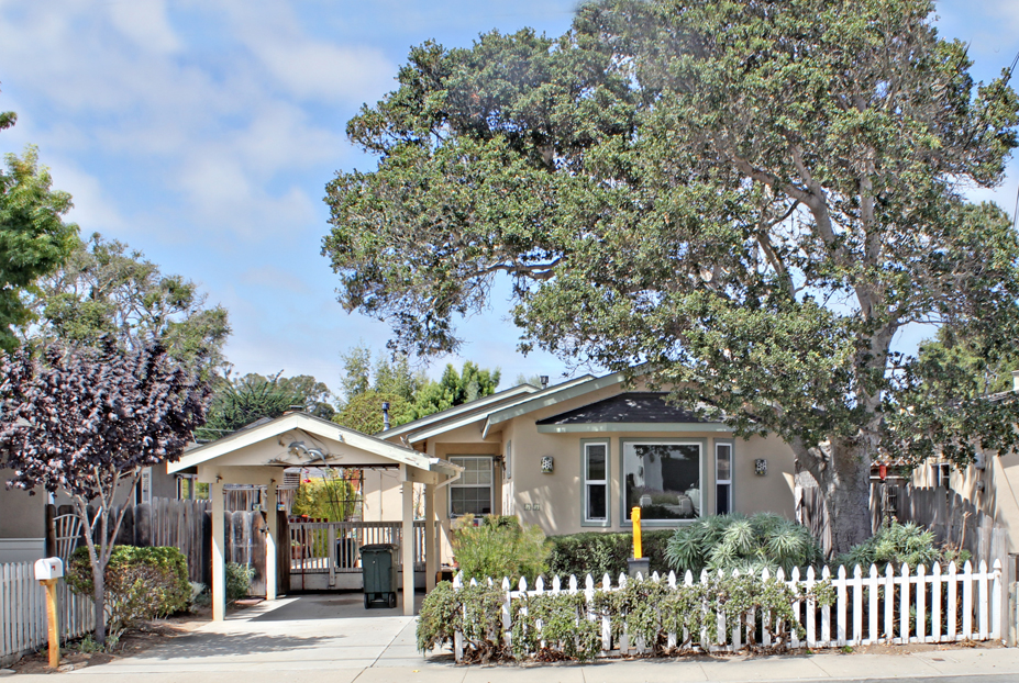 11 Encina Avenue, Monterey, United States 93940
