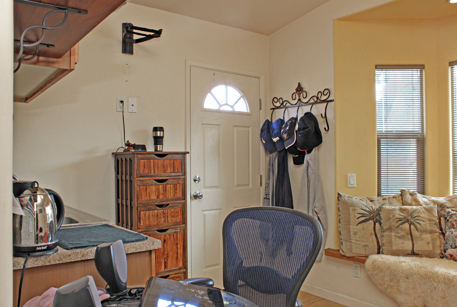 11 Encina Avenue, Monterey, United States 93940
