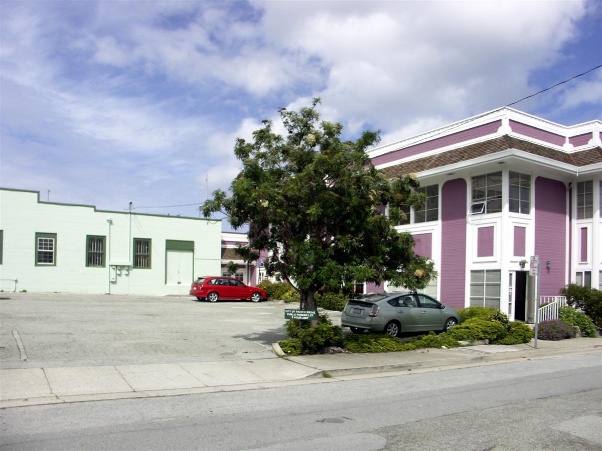 529 Central AVE, Pacific Grove, CA 93950