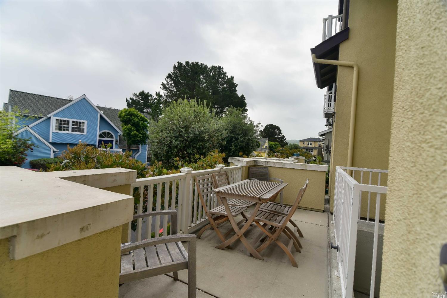 313 Marina Village Road, Benicia, United States 94510