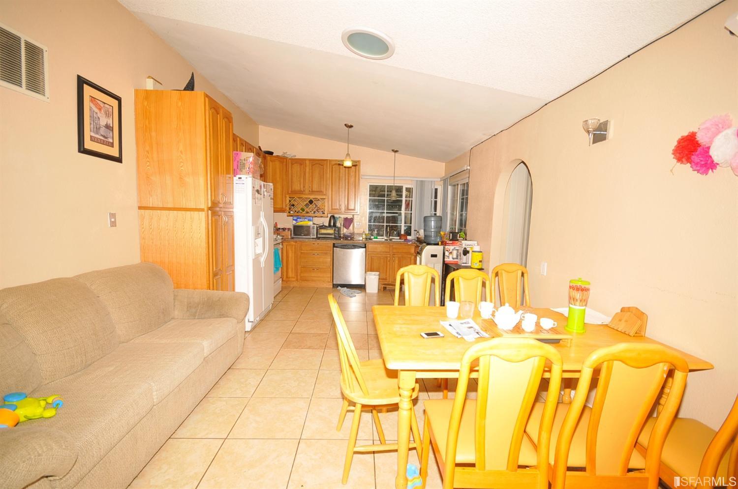 27956 Emerson, Hayward, United States 94545