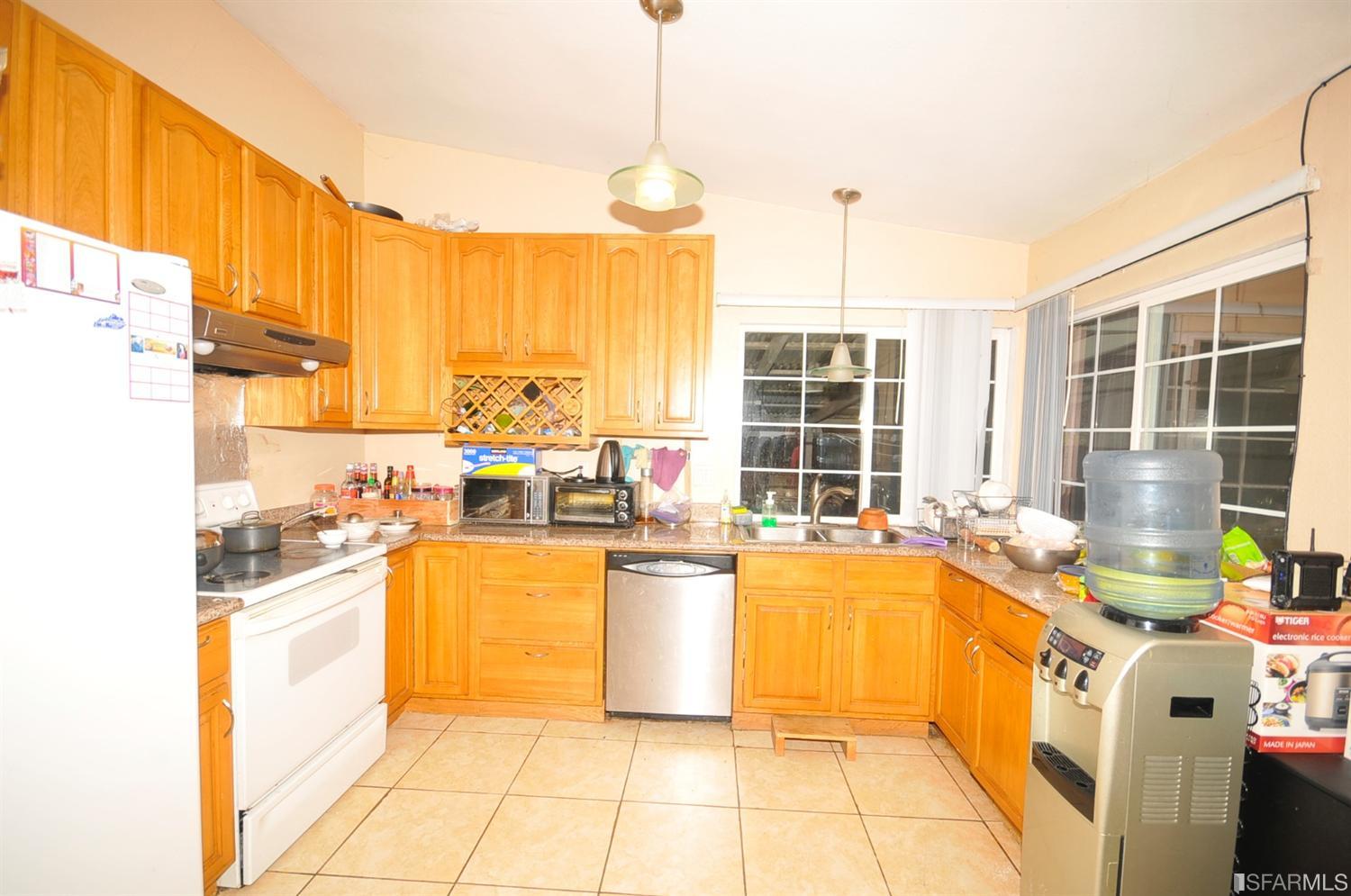 27956 Emerson, Hayward, United States 94545