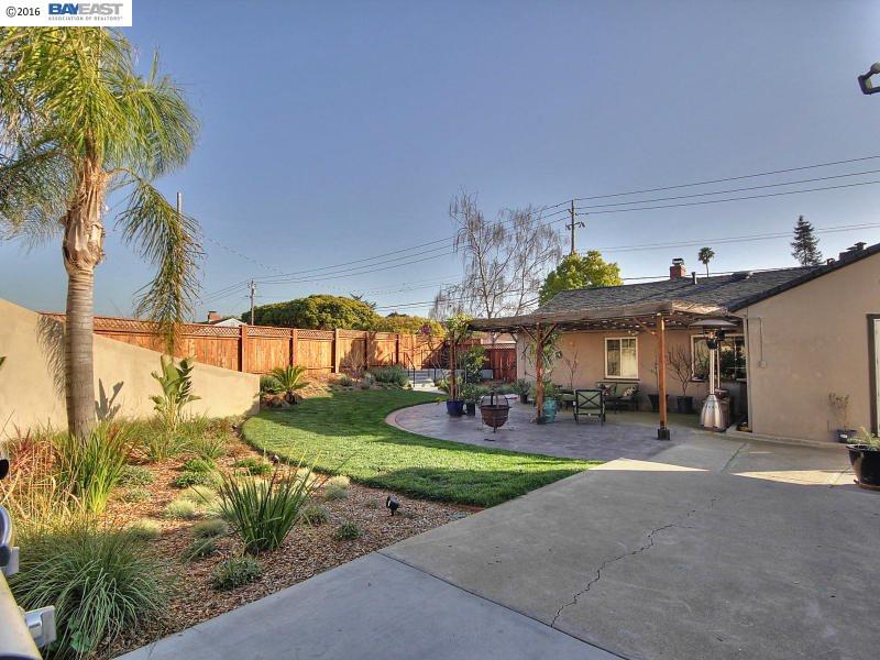 1680 GROVE WAY, Castro Valley, United States 94546