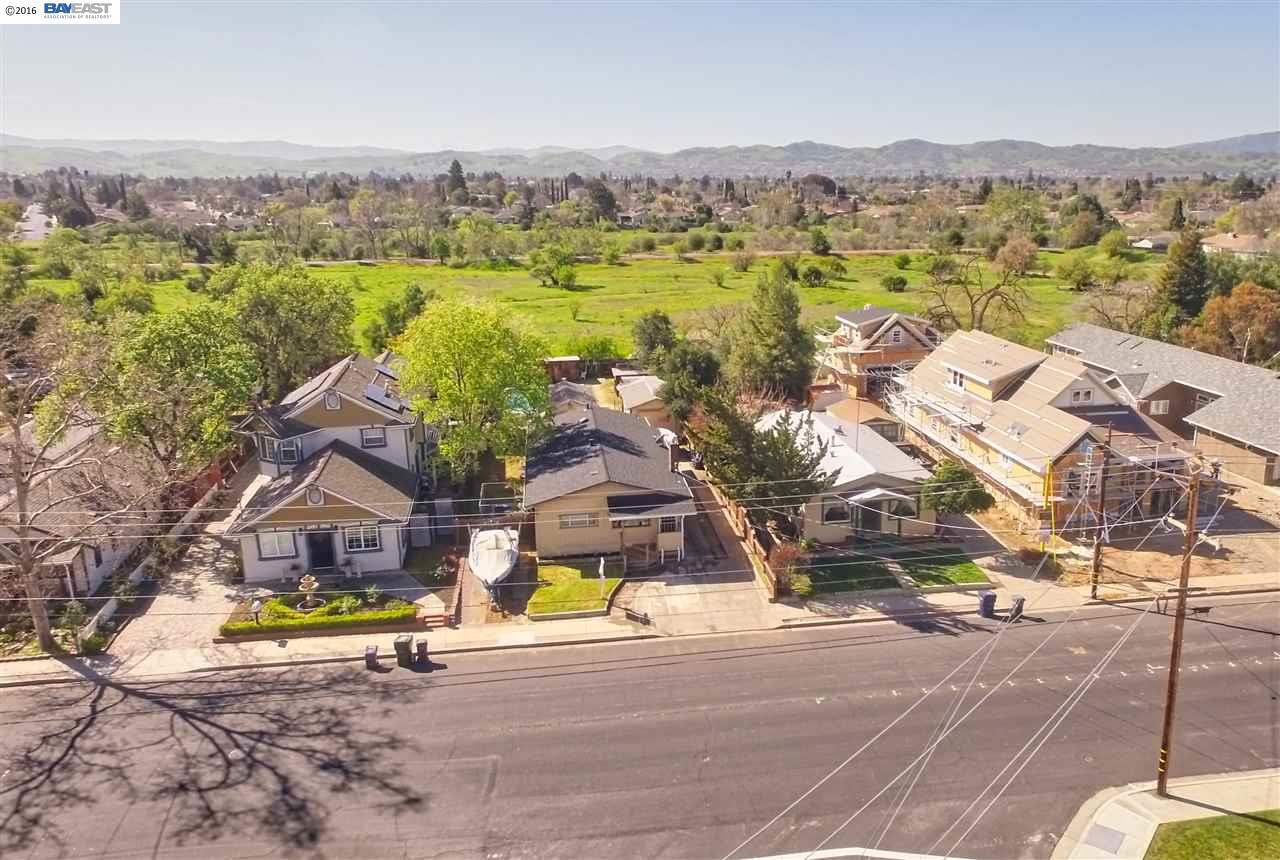 1477 COLLEGE AVE, Livermore, CA 94550
