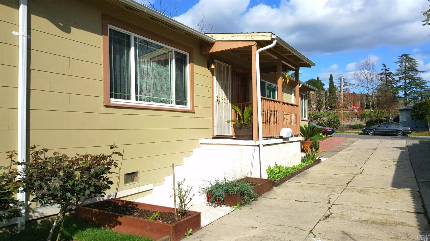 131 Davis Ave, Napa, United States 94559