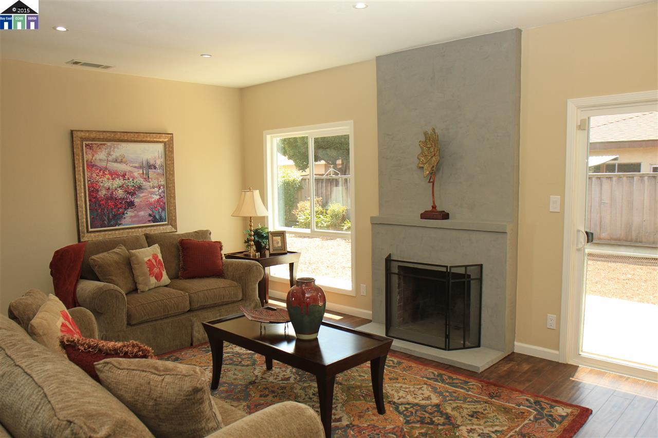 14235 TIBURON RD, San Leandro, United States 94577
