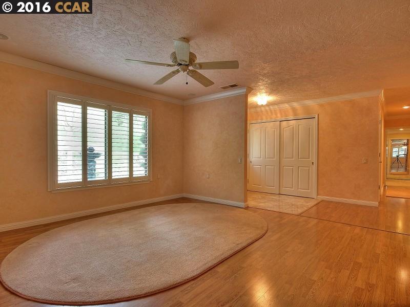 1525 ROCKLEDGE LN, Walnut Creek, CA 94595