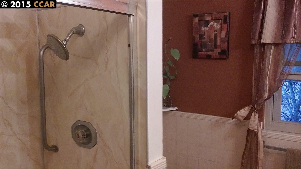 10724 FALLBROOK WAY, Oakland, United States 94605