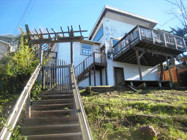 7974 Sunkist DrOakland, CA, 94605Alameda County