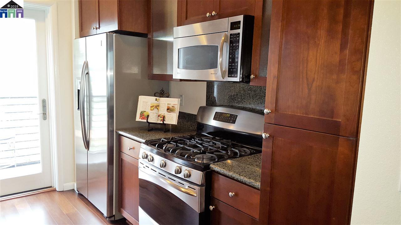 85 GLASHAUS LOOP, Emeryville, United States 94608