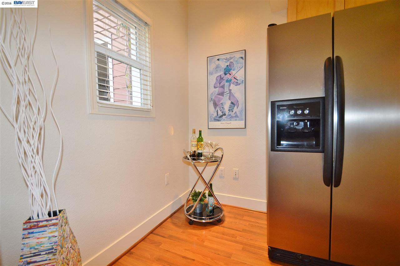 1502 BRUNSWIG LN, Emeryville, CA 94608