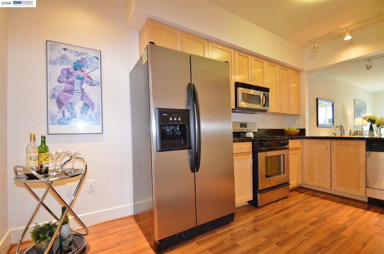 1502 BRUNSWIG LN, Emeryville, CA 94608
