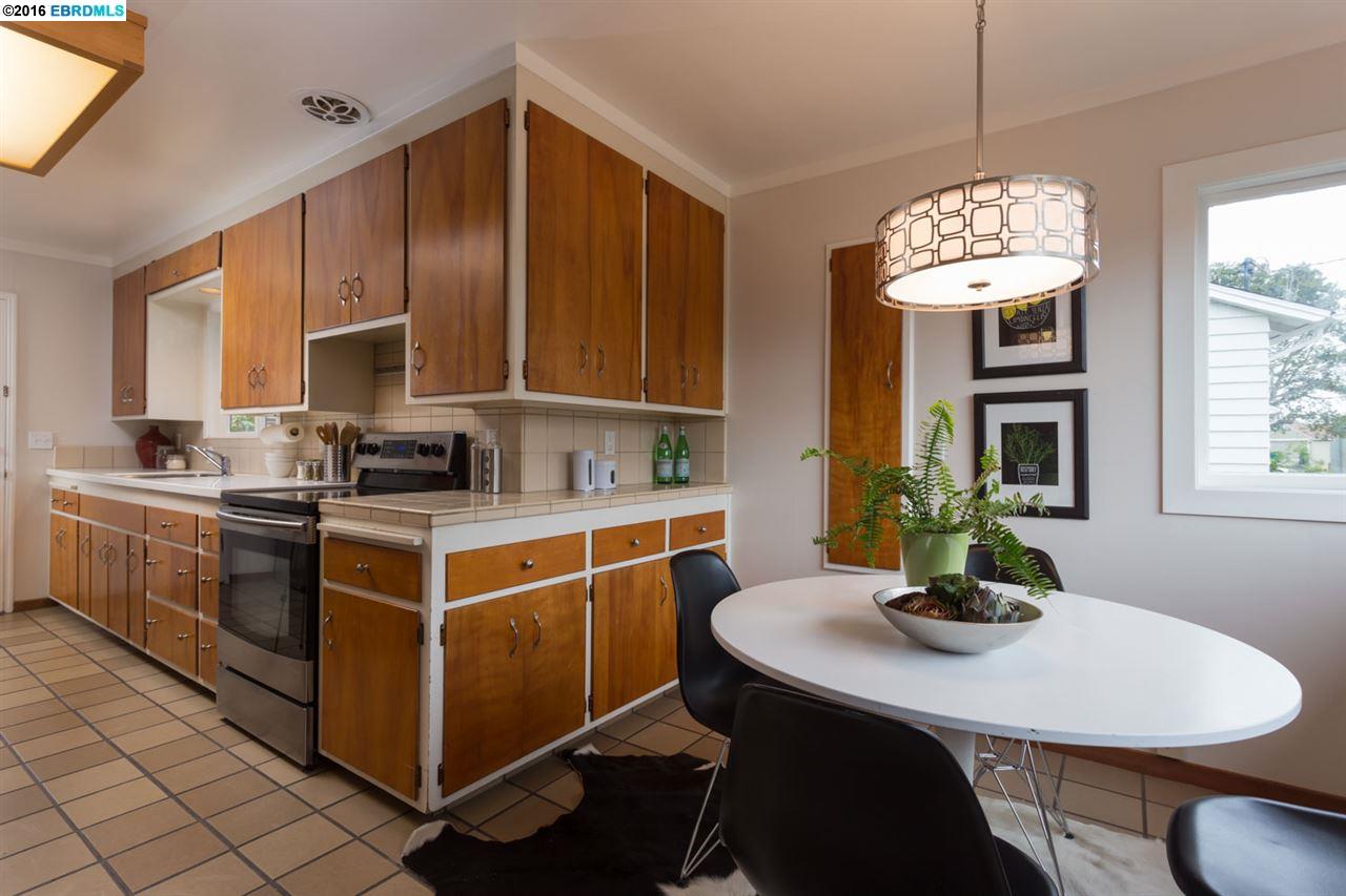 4836 Harbord Dr., Oakland, United States 94618