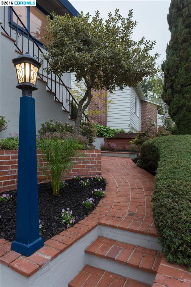 4836 Harbord Dr., Oakland, United States 94618
