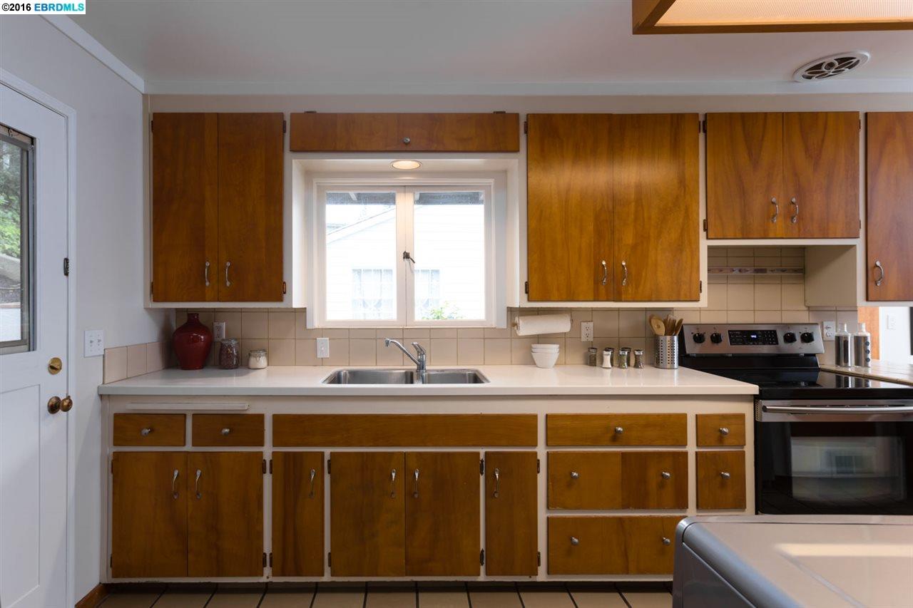 4836 Harbord Dr., Oakland, United States 94618