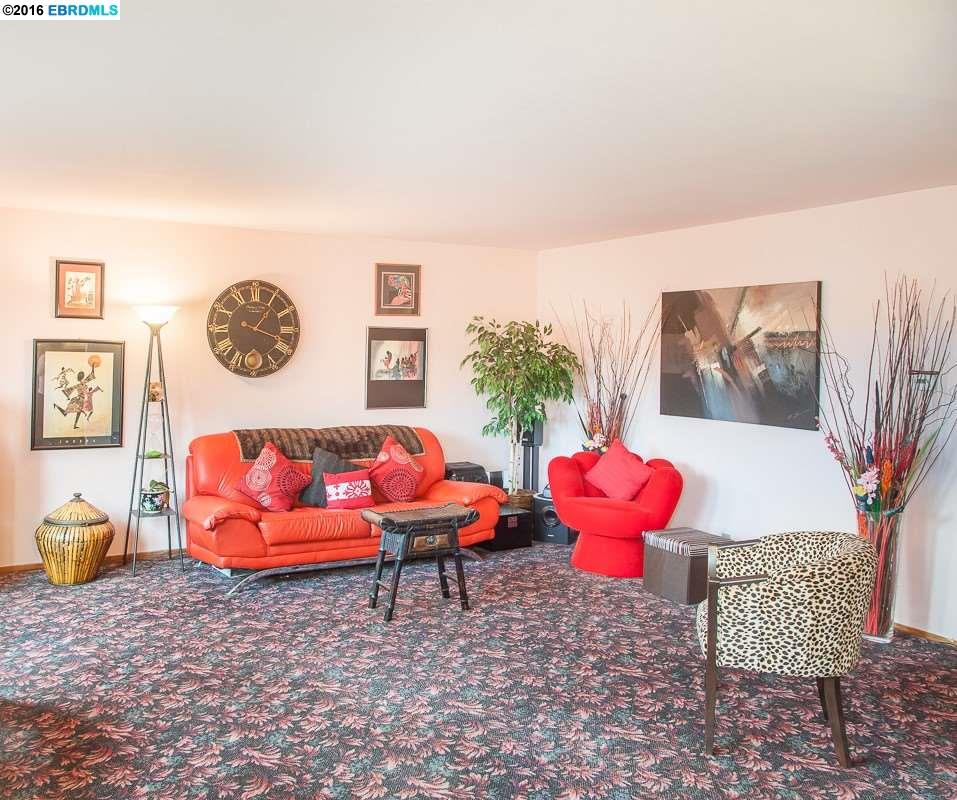 2824 WALLACE ST, Berkeley, United States 94702